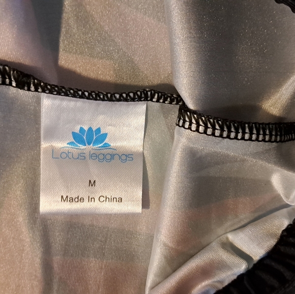 Lotus brand women's leggings - Picture 2 of 2